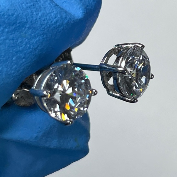 Earrings 6 - Picture 3 of 4